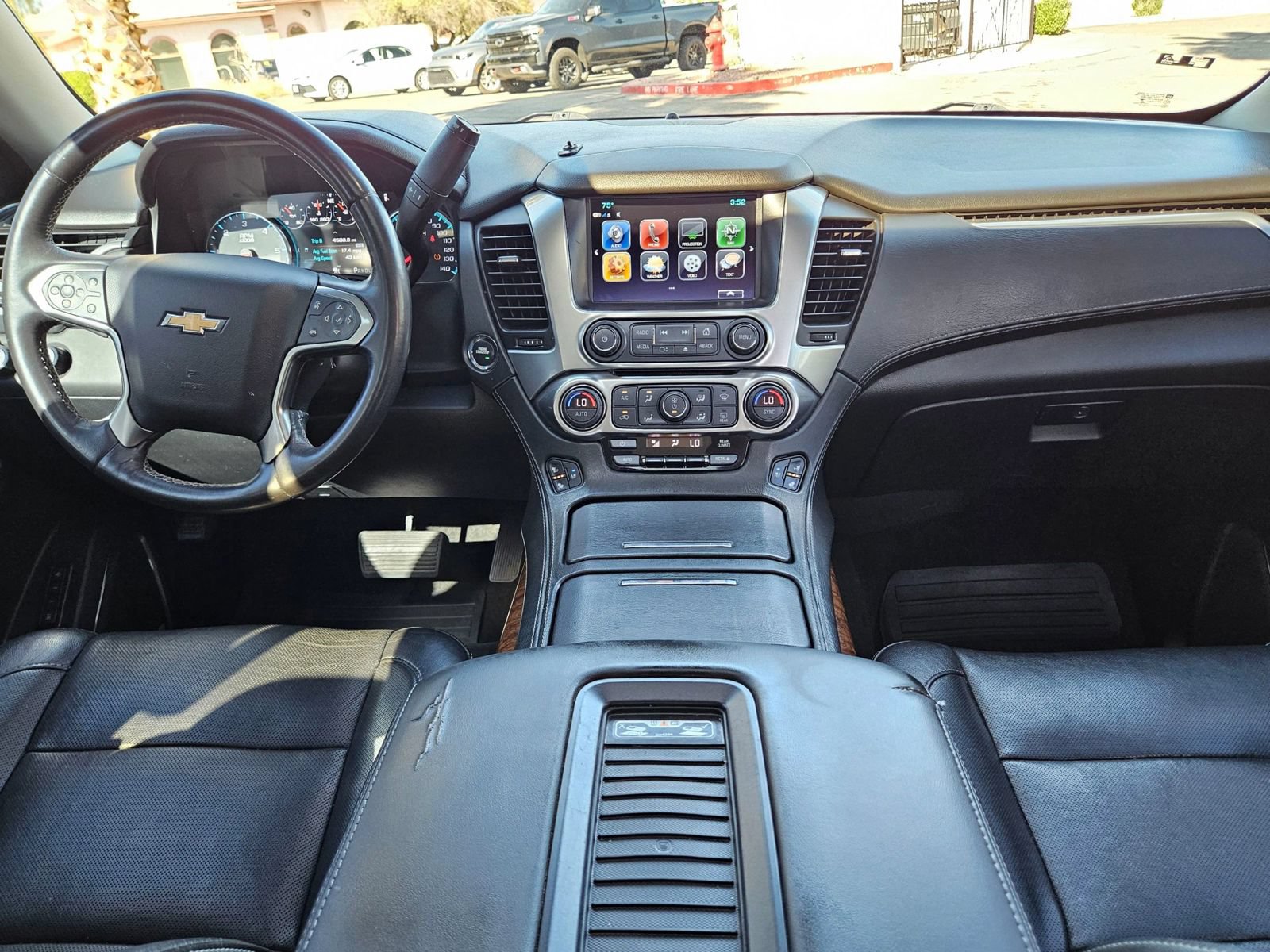 Used 2018 Chevrolet Tahoe Premier AWD/4WD image 17