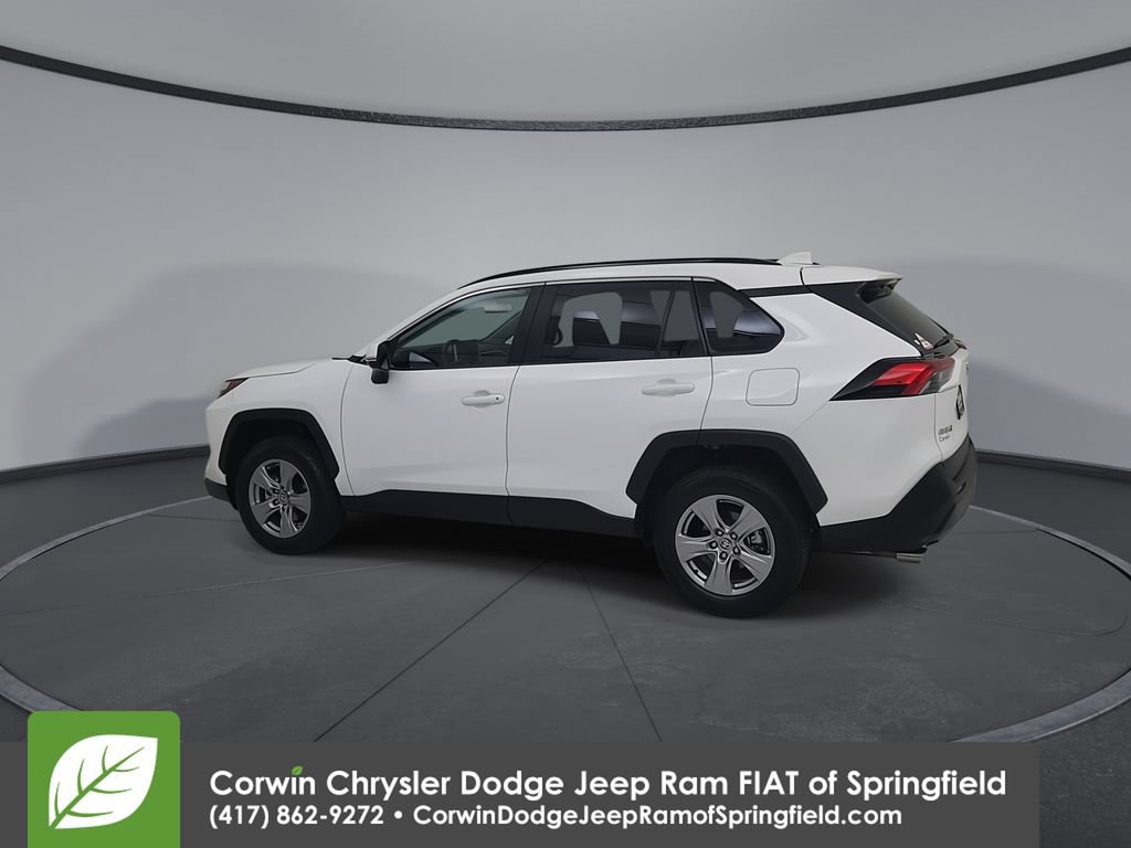 Used 2025 Toyota RAV4 XLE AWD/4WD image 10