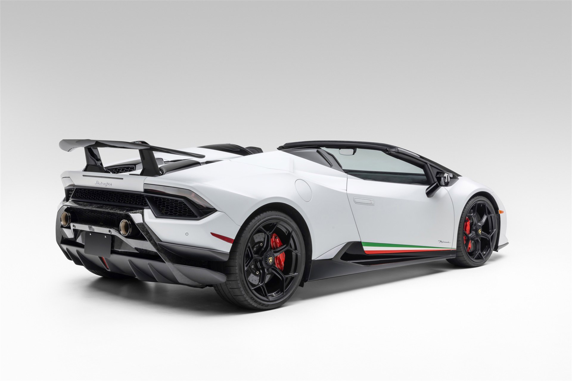 Used 2019 Lamborghini Huracan Performante image 2