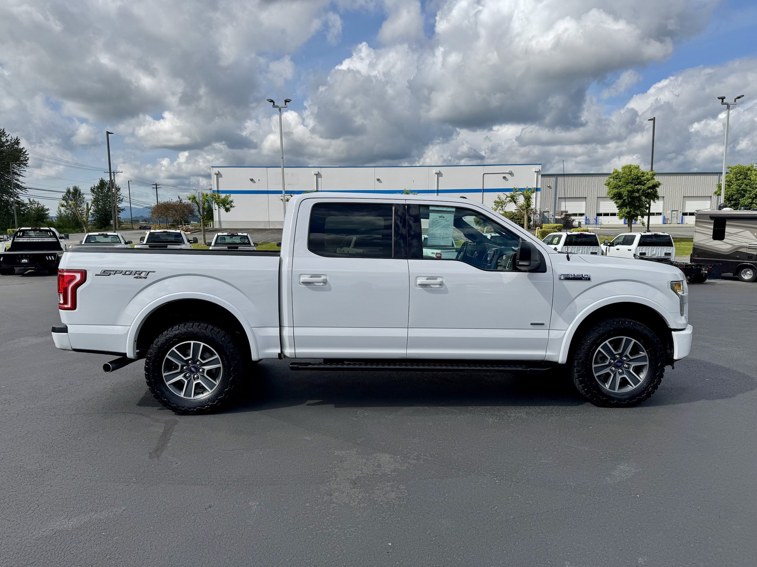 Used 2017 Ford F150 XLT w/ Equipment Group 301A Mid AWD/4WD image 3