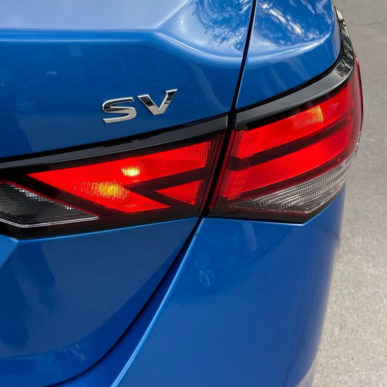 Used 2024 Nissan Sentra SV FWD image 6