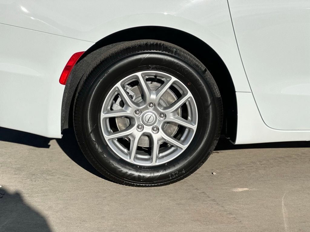 New 2026 Chrysler Pacifica Select image 29