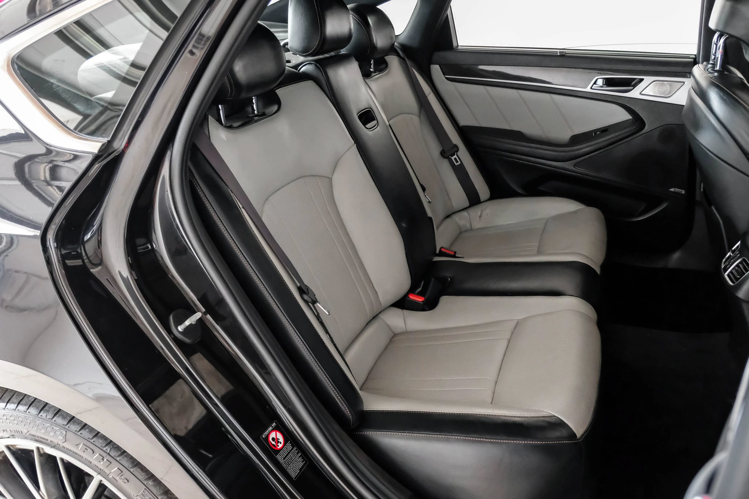 Used 2019 Genesis G80 3.3T Sport RWD image 34