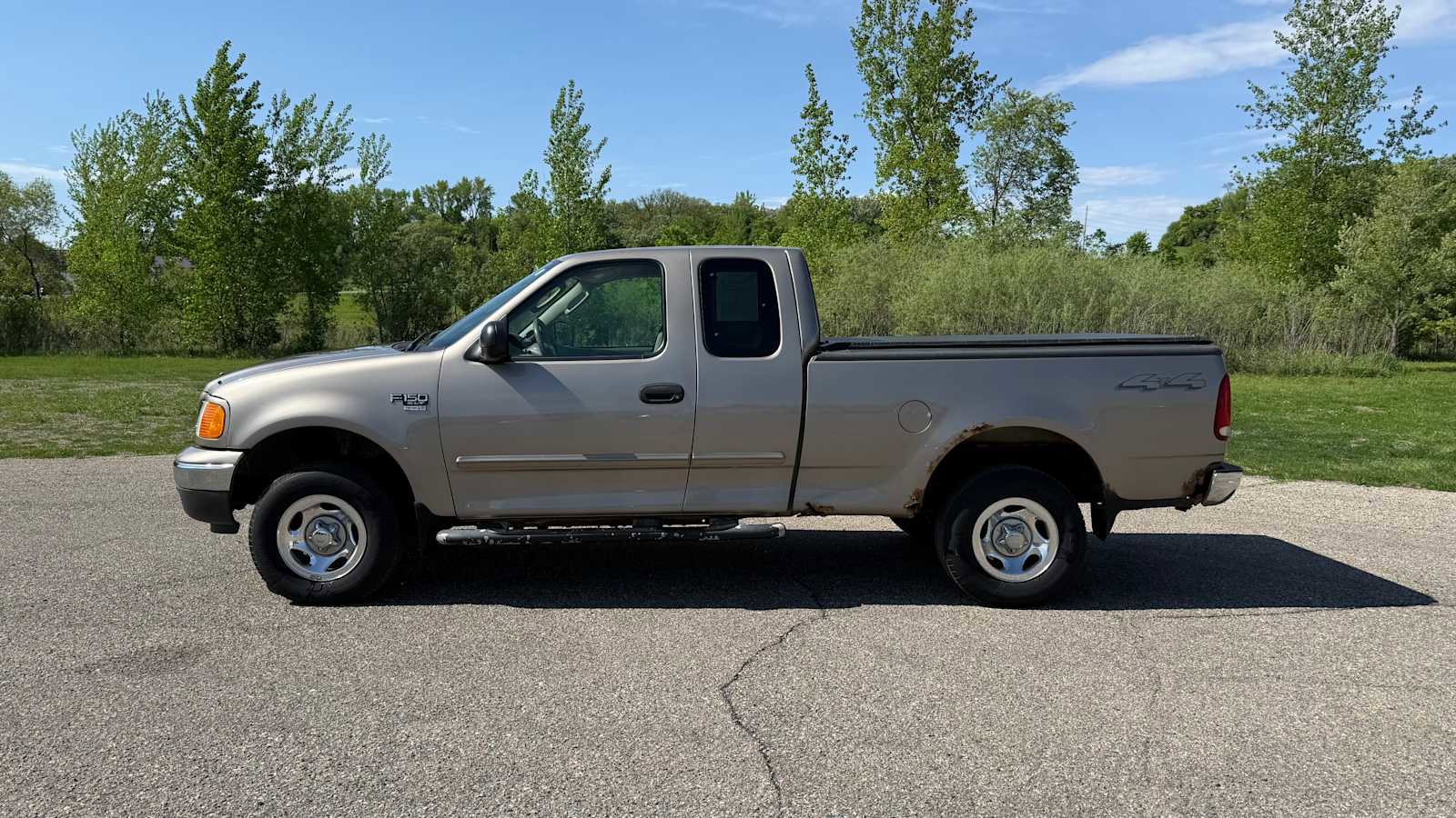 Used 2004 Ford F150 XLT AWD/4WD image 6