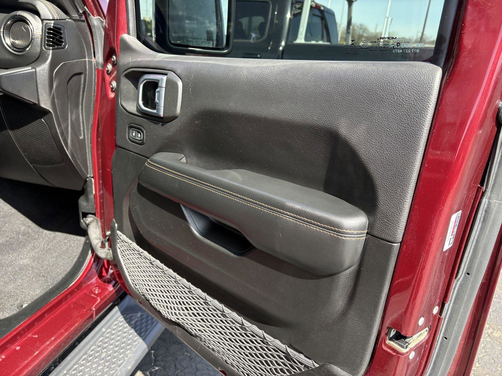 Used 2021 Jeep Gladiator Overland image 11