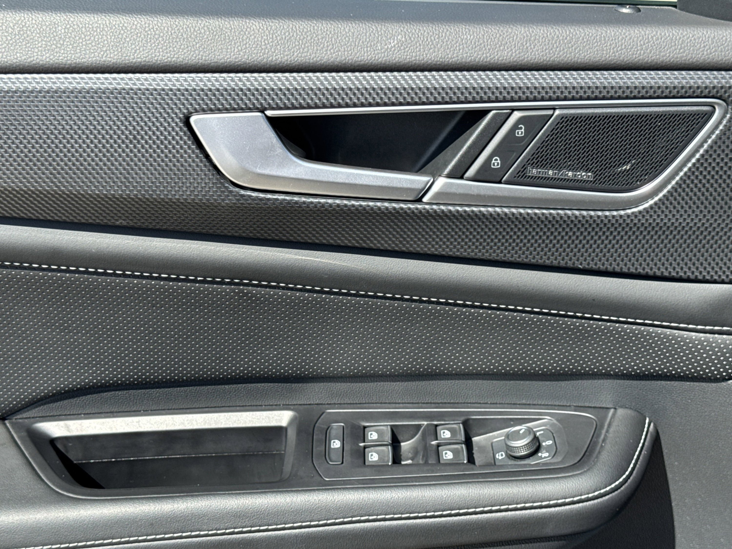 Used 2024 Volkswagen Atlas Cross Sport SEL Premium R-Line image 10