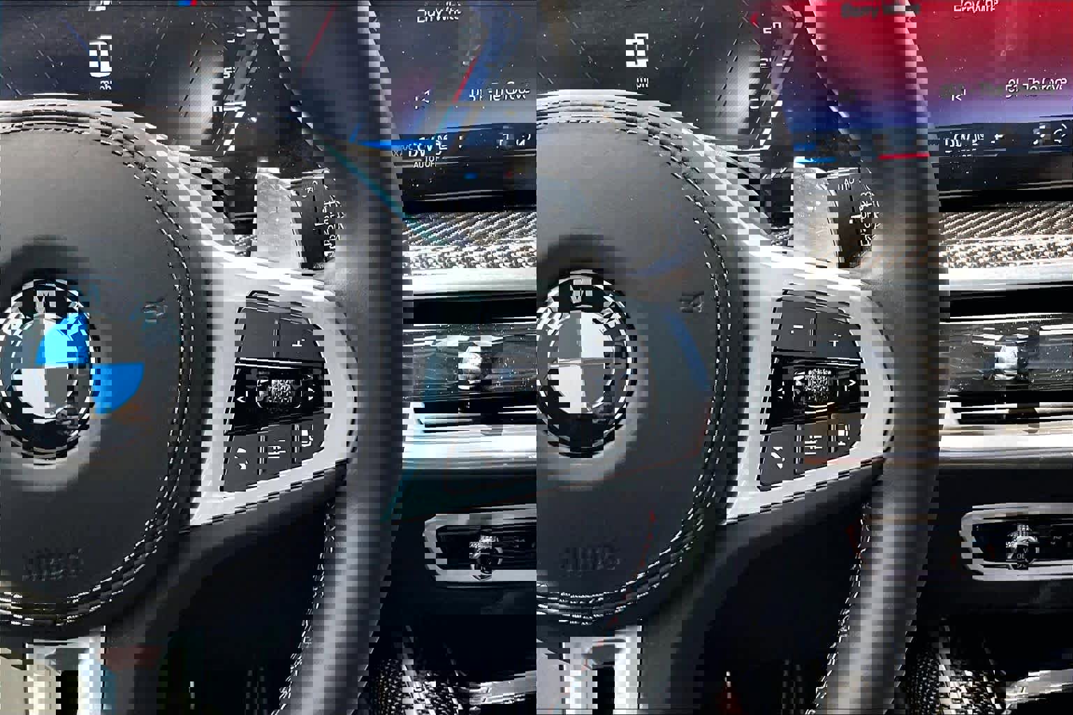 Certified 2024 BMW X7 M60i w/ Executive Package image 25