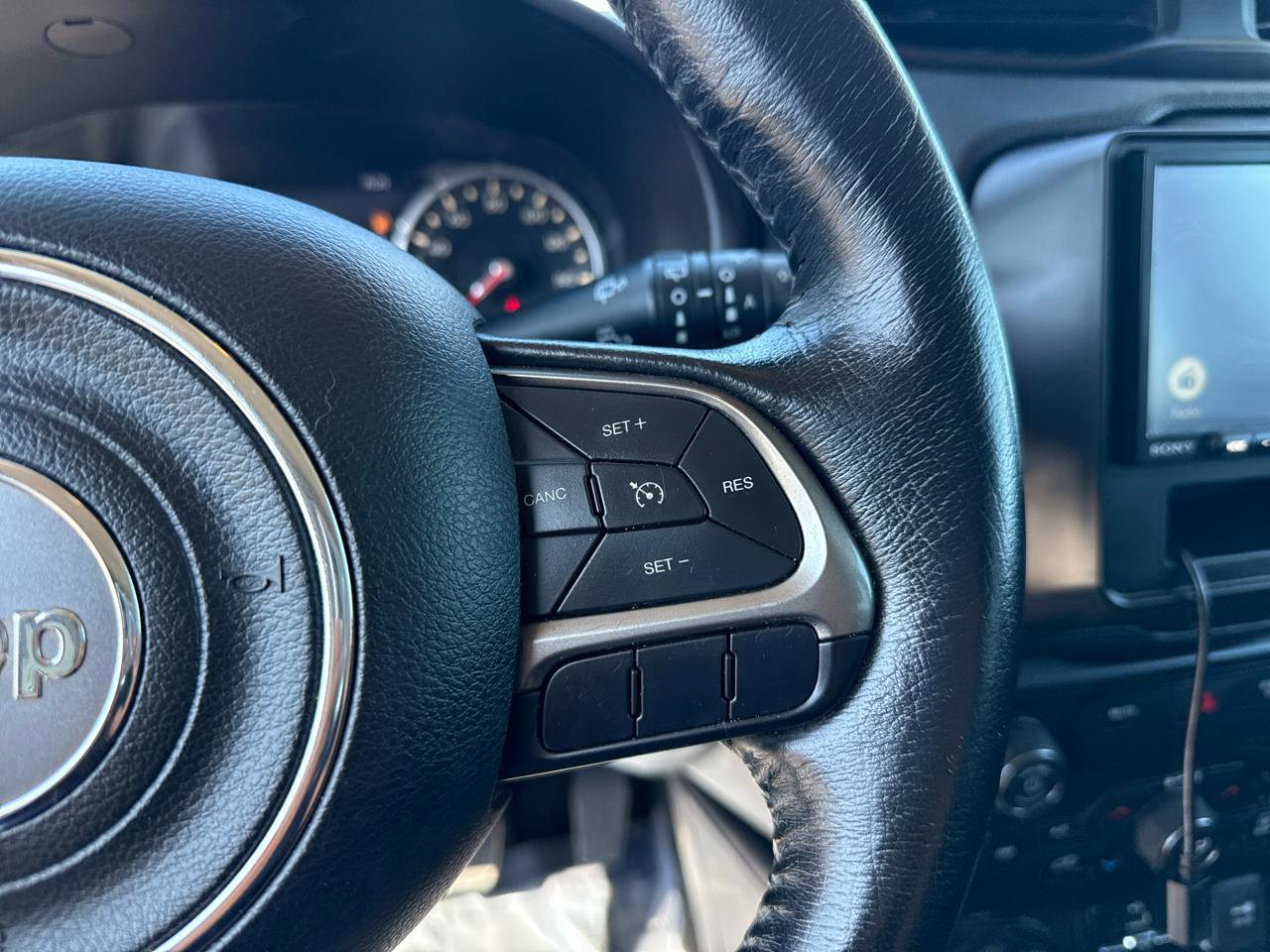 Used 2018 Jeep Renegade Limited w/ UConnect 8.4 Nav Group AWD/4WD image 17