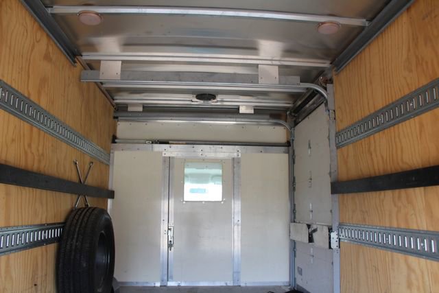 Used 2016 Chevrolet Express 3500 image 17