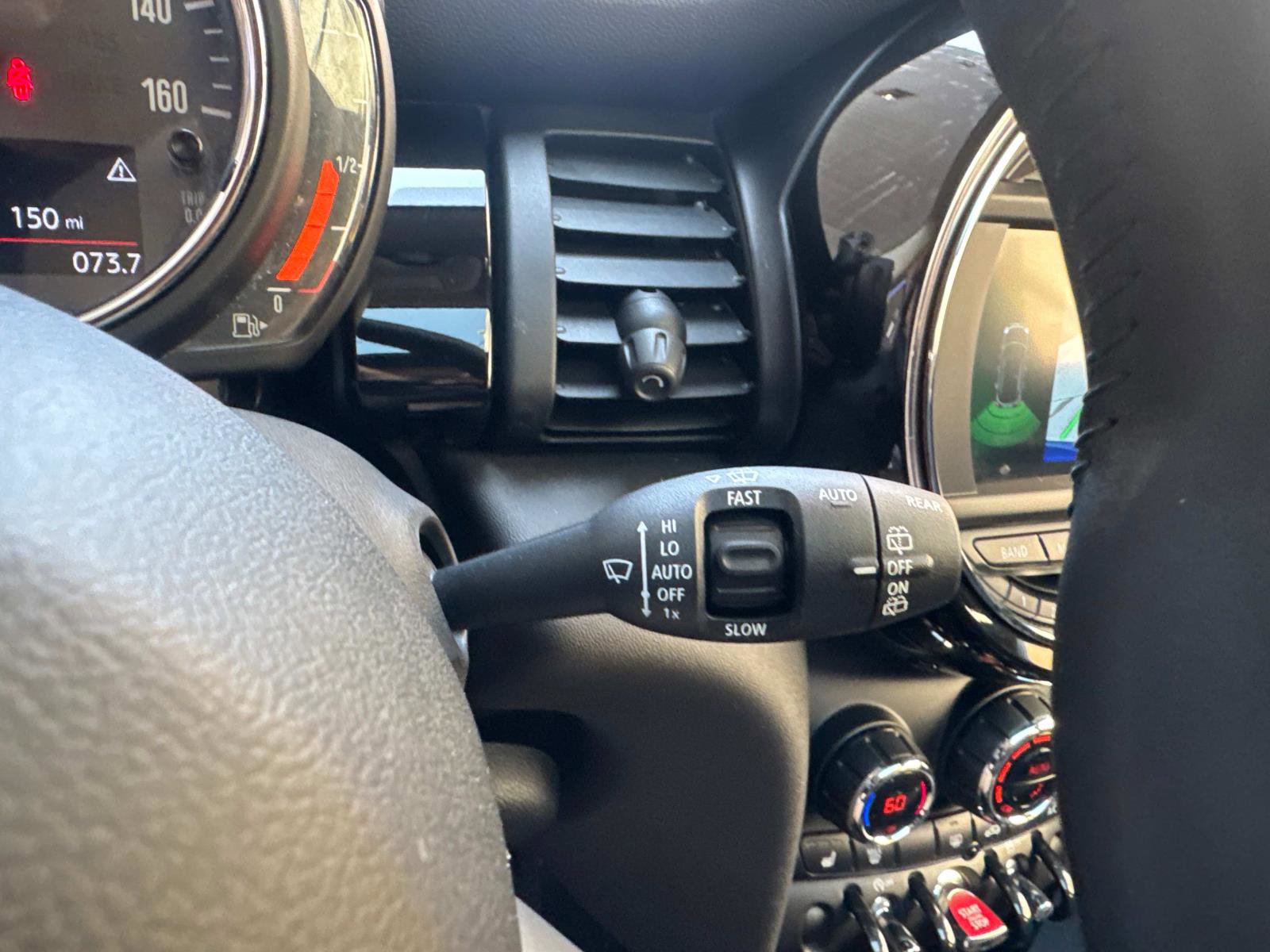 Used 2019 MINI Cooper 4-Door Hardtop w/ Signature Upholstery Package image 21