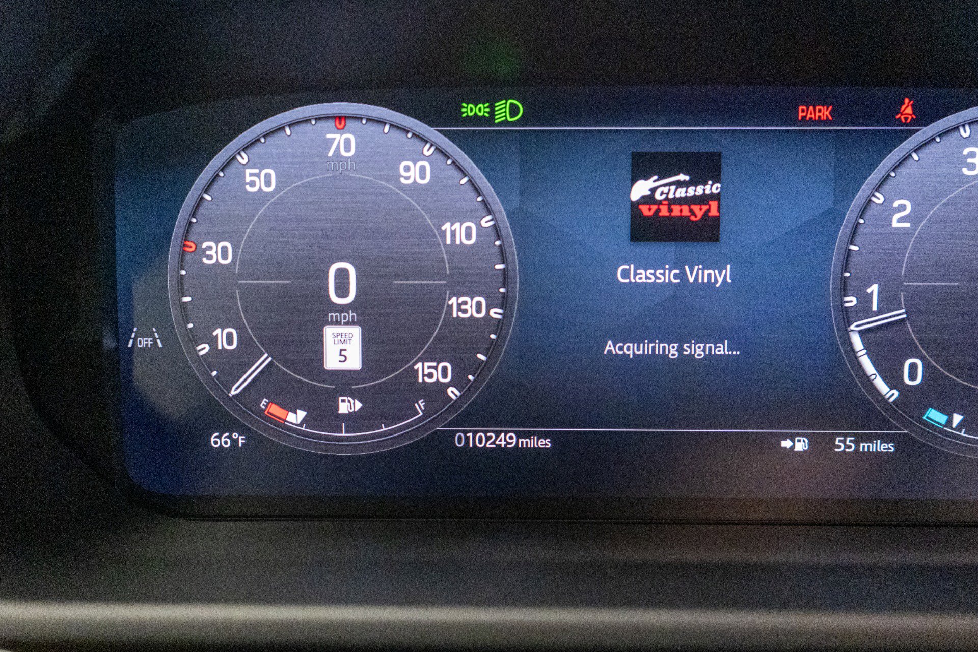 Used 2024 Land Rover Defender 110 SE image 22