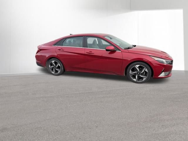 Used 2023 Hyundai Elantra Limited w/ Preferred Accessory Package image 8