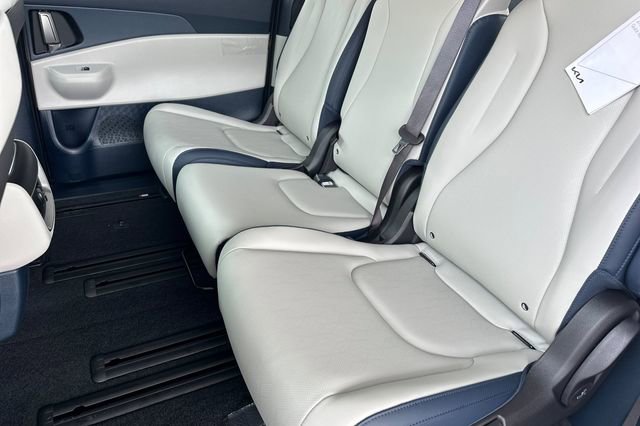 New 2026 Kia Carnival EX image 14