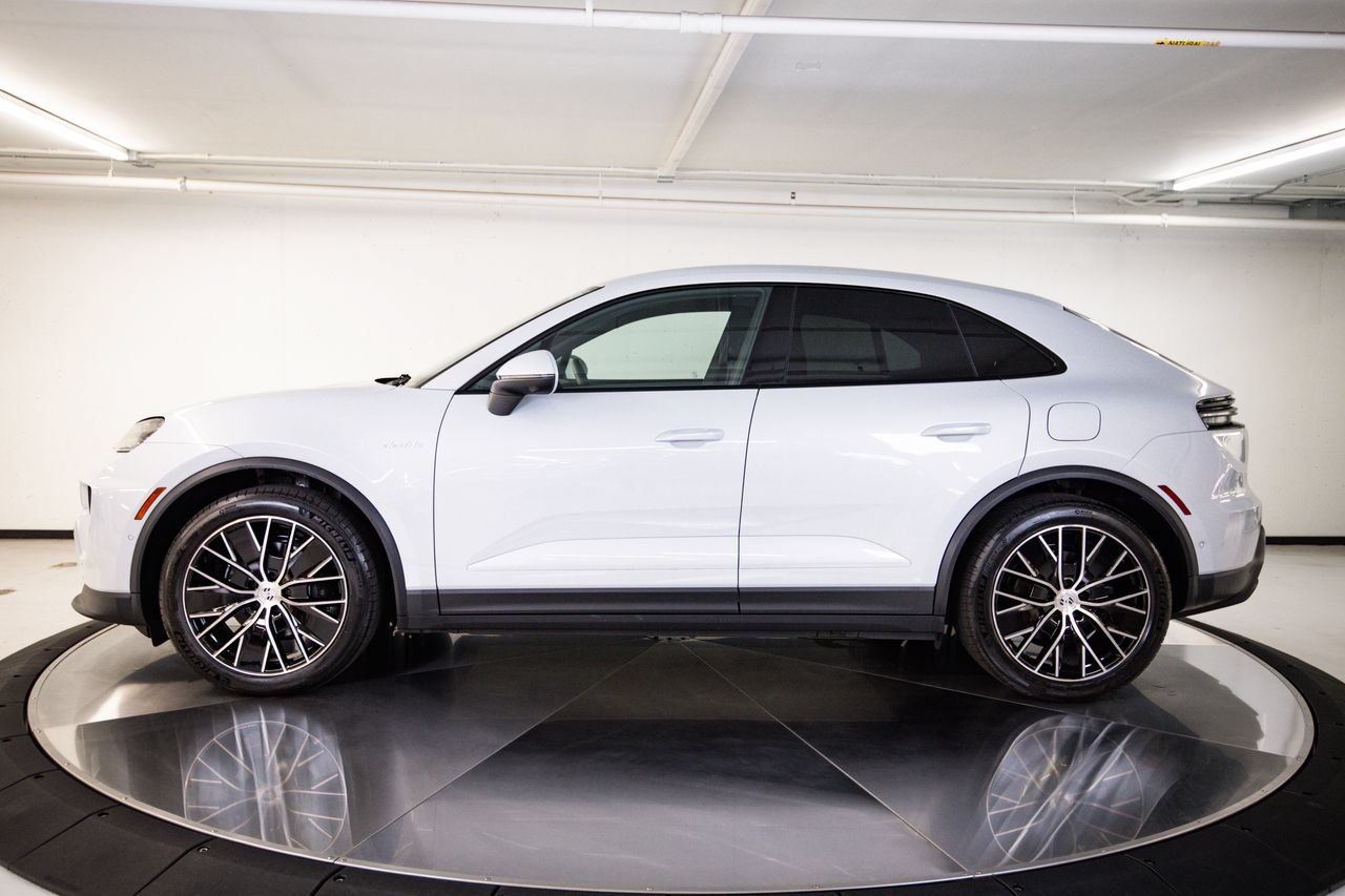 New 2026 Porsche Macan Electric RWD image 2