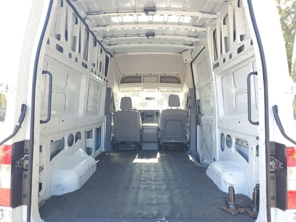 Used 2021 Nissan NV 2500 SV w/ Back Door Glass Package RWD image 17