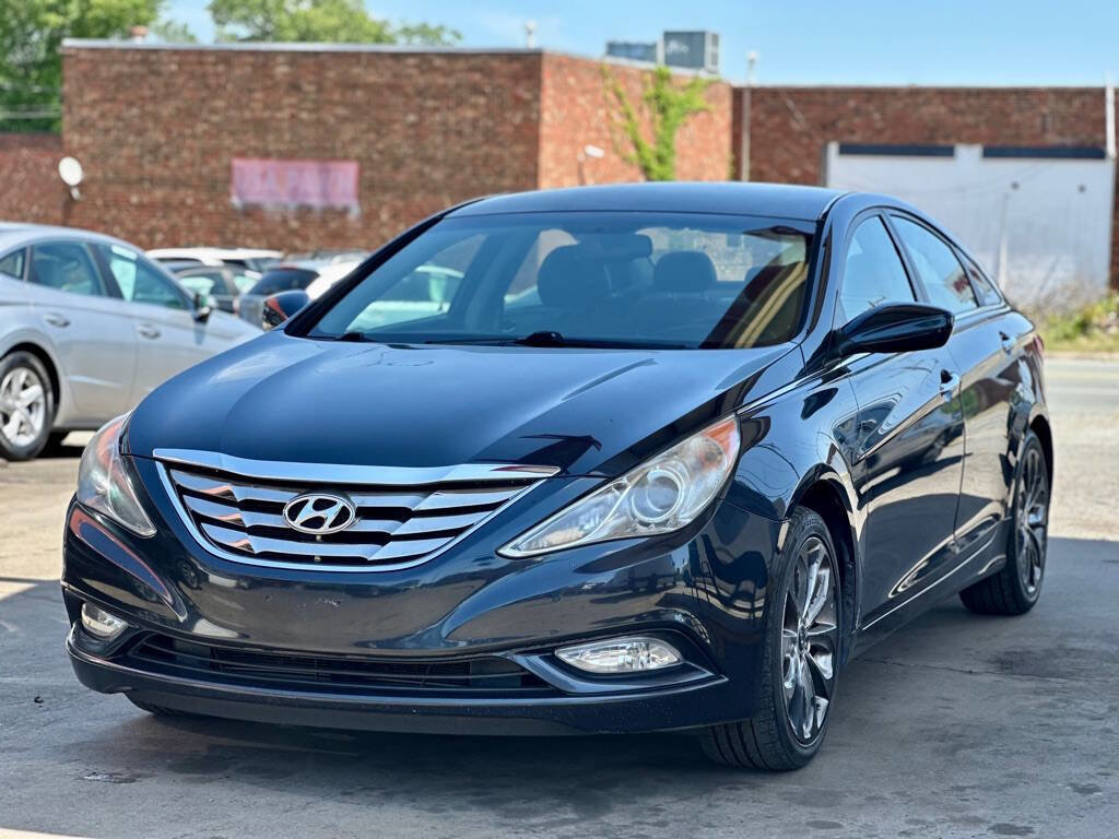 Used 2012 Hyundai Sonata SE FWD image 3