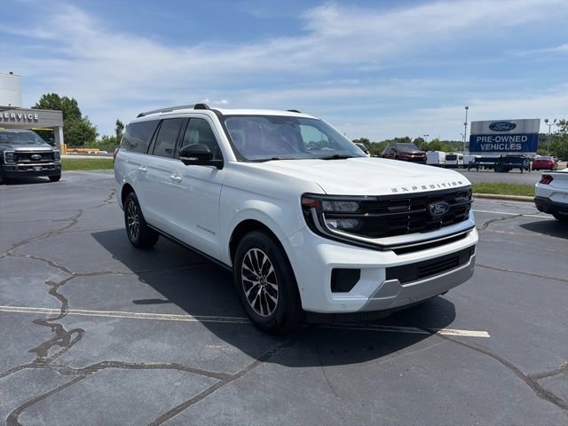 Used 2025 Ford Expedition Max Platinum AWD/4WD image 1