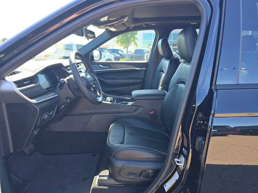 New 2025 Jeep Grand Cherokee Limited image 9