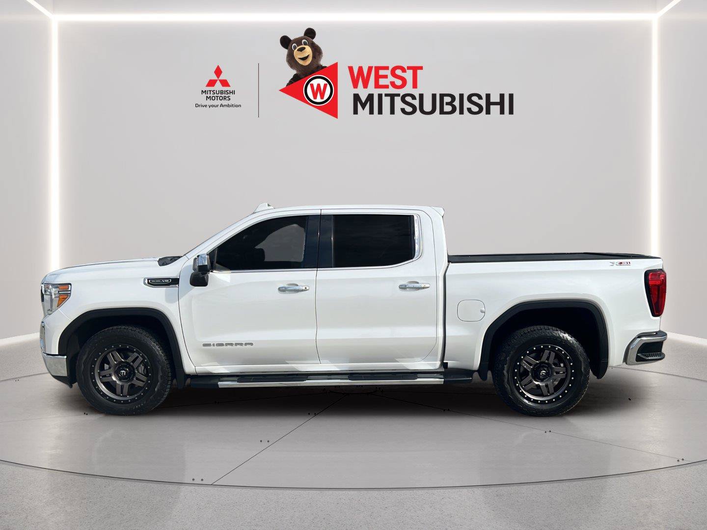 Used 2021 GMC Sierra 1500 SLT w/ SLT Convenience Package AWD/4WD image 3
