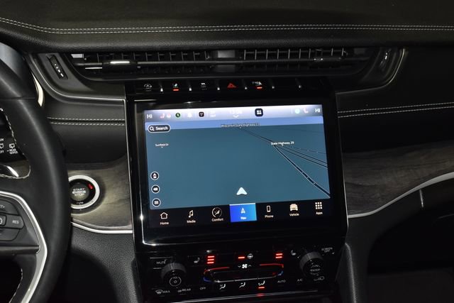 Used 2023 Jeep Grand Cherokee Limited image 17