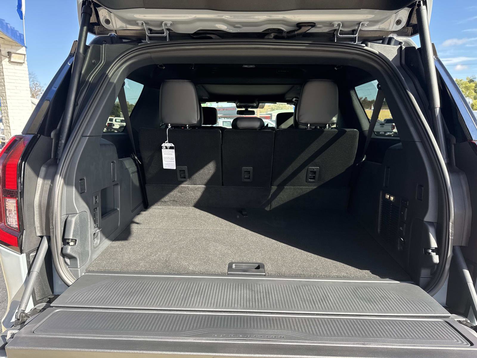 New 2025 Ford Expedition Max Platinum w/ Stealth Performance Package image 6