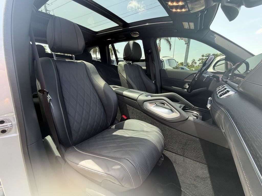 Used 2024 Mercedes-Benz Maybach GLS 600 4MATIC image 26
