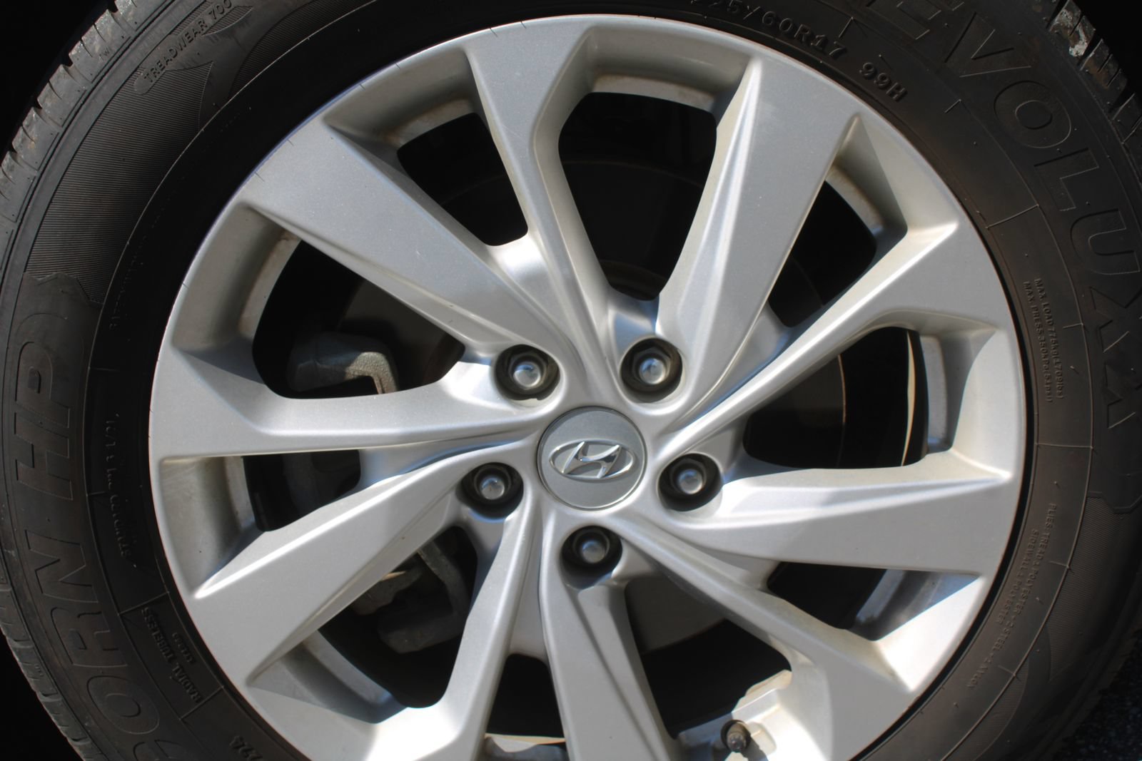 Used 2019 Hyundai Tucson Value FWD image 17