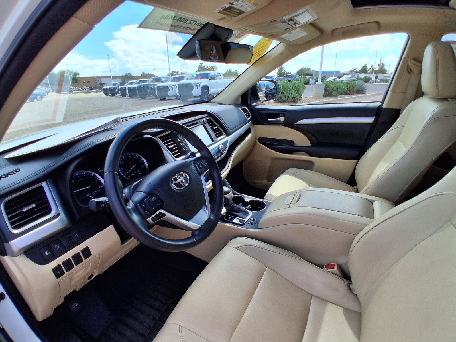 Certified 2017 Toyota Highlander XLE FWD image 18