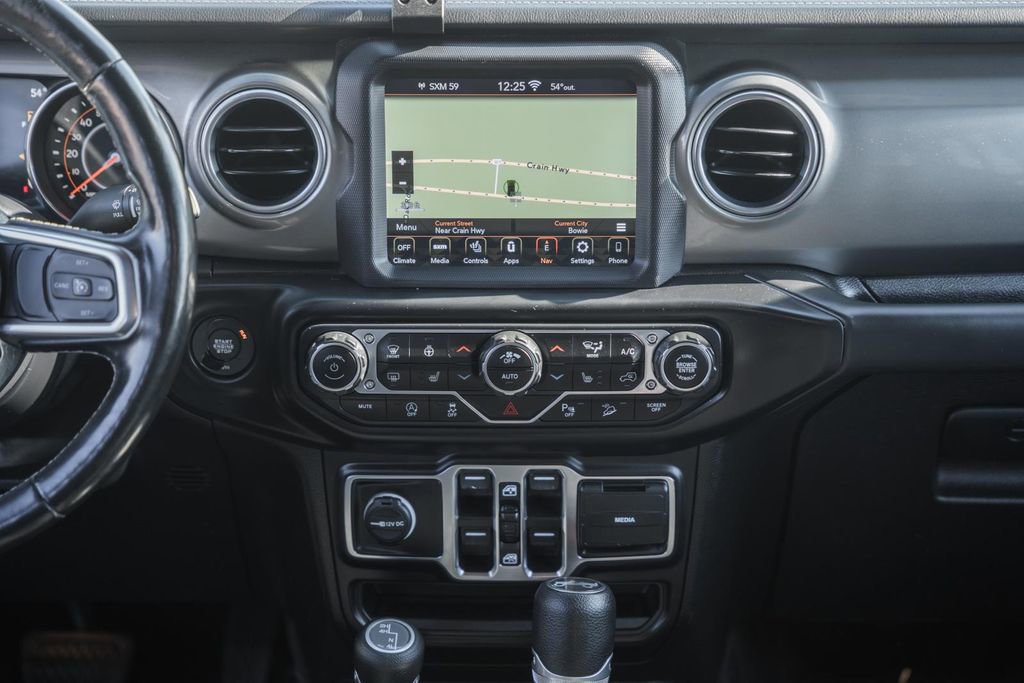 Used 2020 Jeep Wrangler Unlimited Sahara image 23