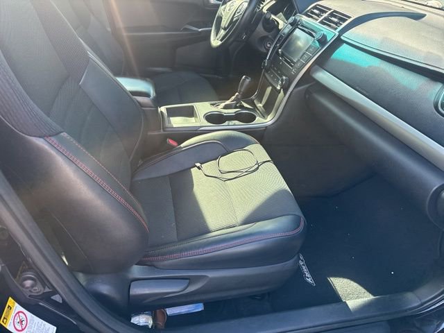 Used 2017 Toyota Camry SE image 9