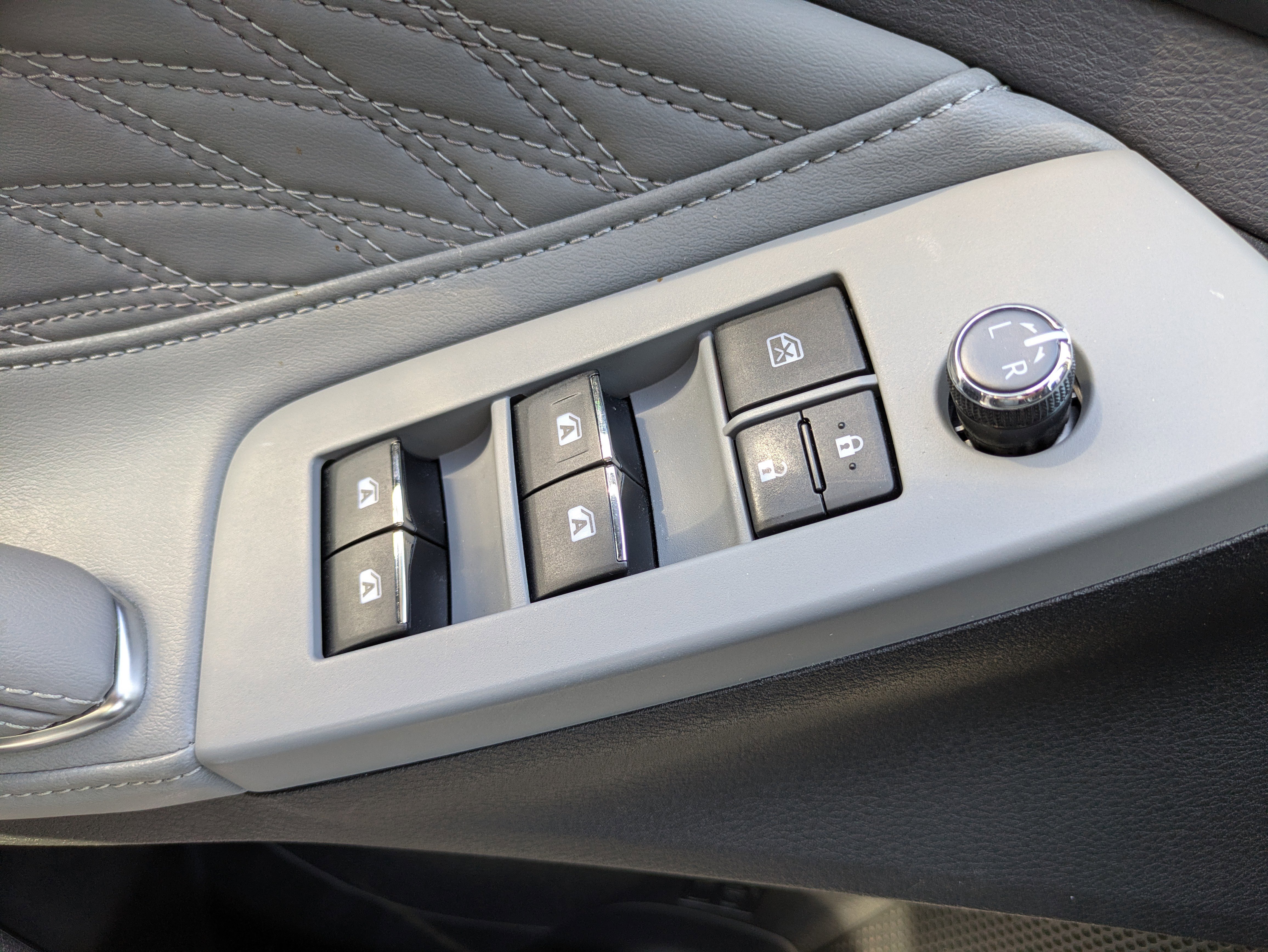 Used 2019 Toyota Avalon Limited w/ Advanced Safety Package image 18