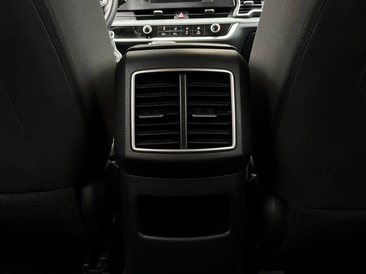 Used 2025 Kia Sportage LX FWD image 12