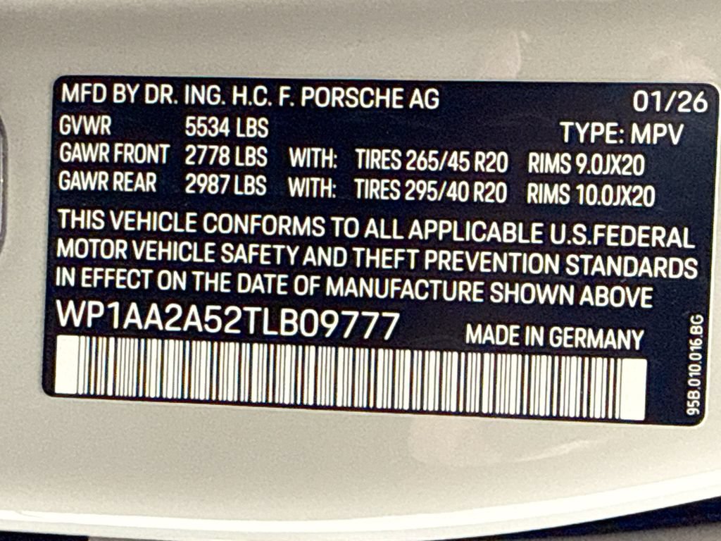 Used 2026 Porsche Macan AWD/4WD image 35