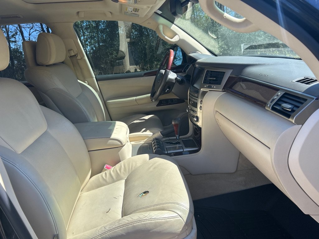 Used 2014 Lexus LX 570 4WD image 28