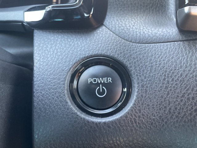 Used 2025 Toyota Camry SE FWD image 16