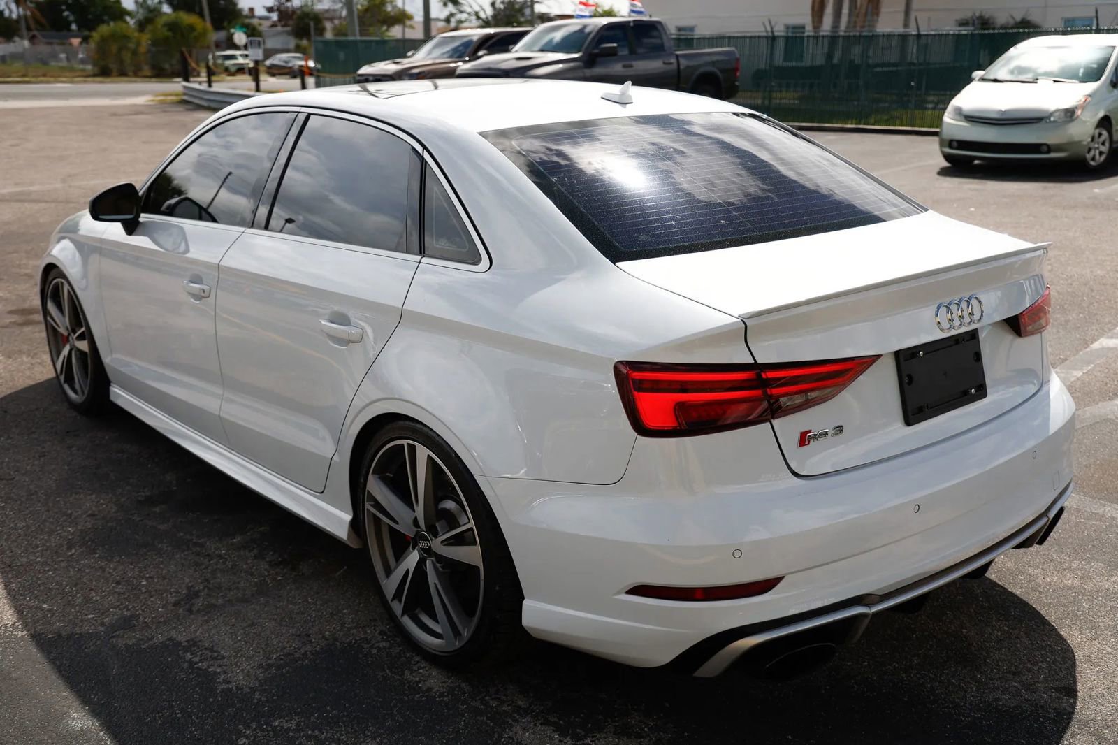 Used 2018 Audi RS 3 w/ Technology Package AWD/4WD image 4