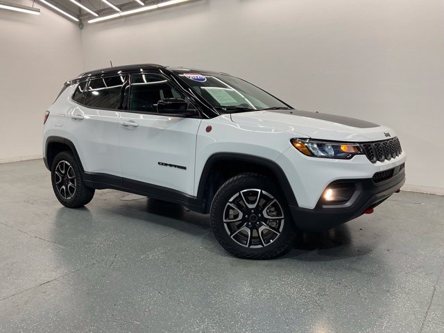 Used 2025 Jeep Compass Trailhawk