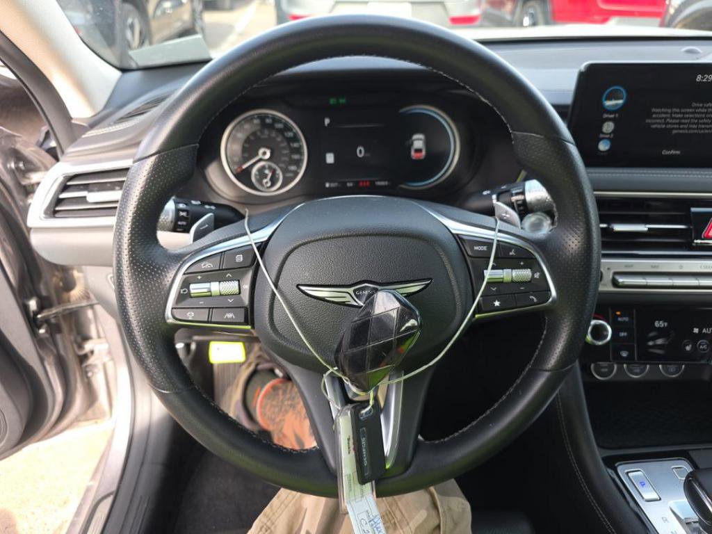 Used 2025 Genesis G70 2.5T image 8
