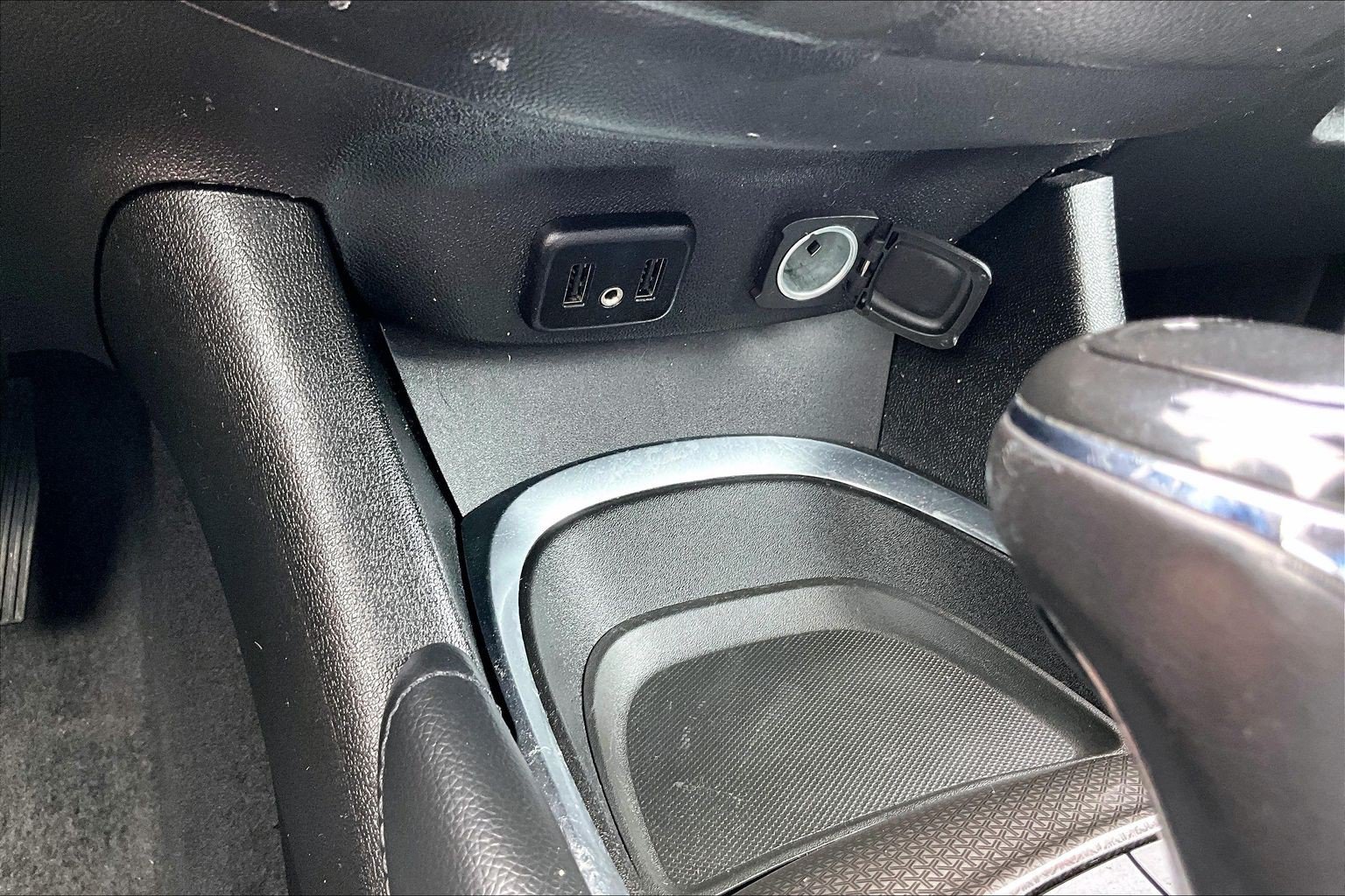 Used 2018 Chevrolet Malibu LT w/ Leather Package FWD image 24