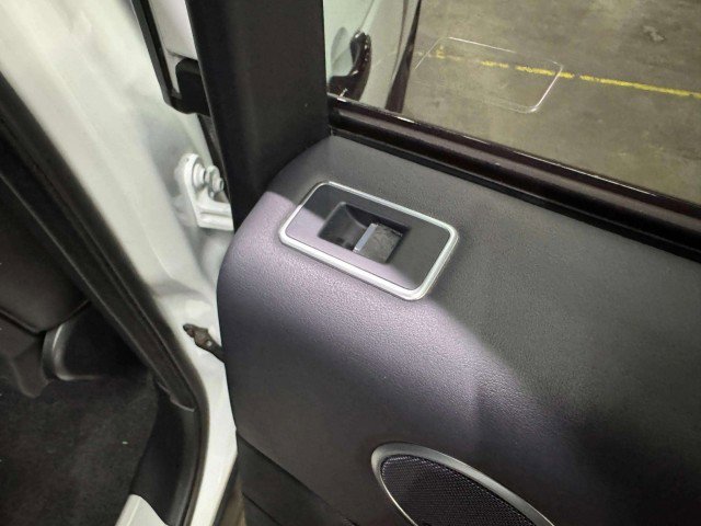 Used 2015 Land Rover Range Rover Supercharged image 41