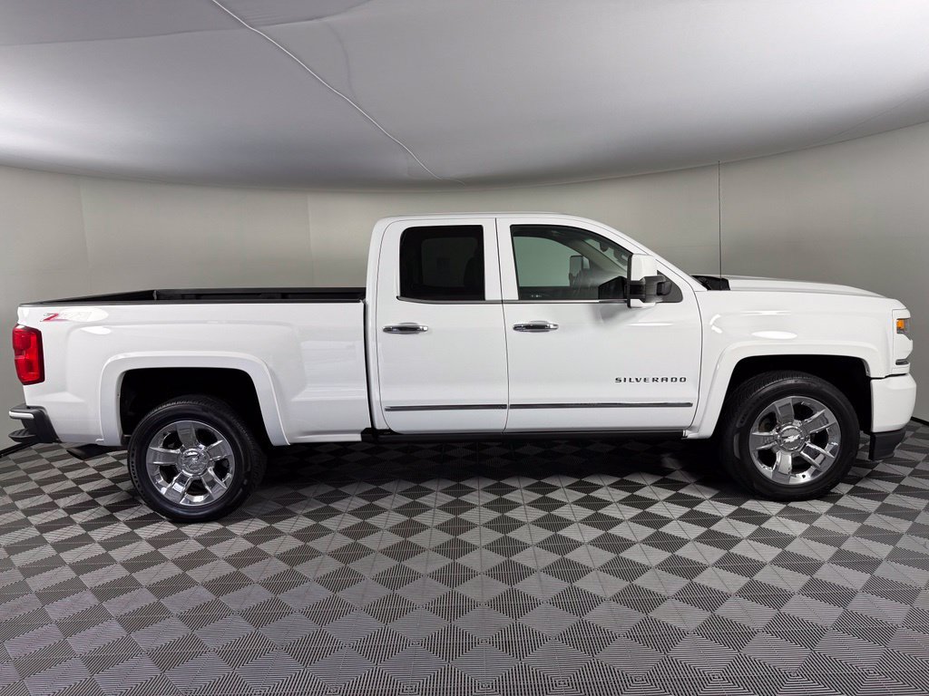Used 2017 Chevrolet Silverado 1500 LTZ Z71 w/ LTZ Plus Package AWD/4WD image 6