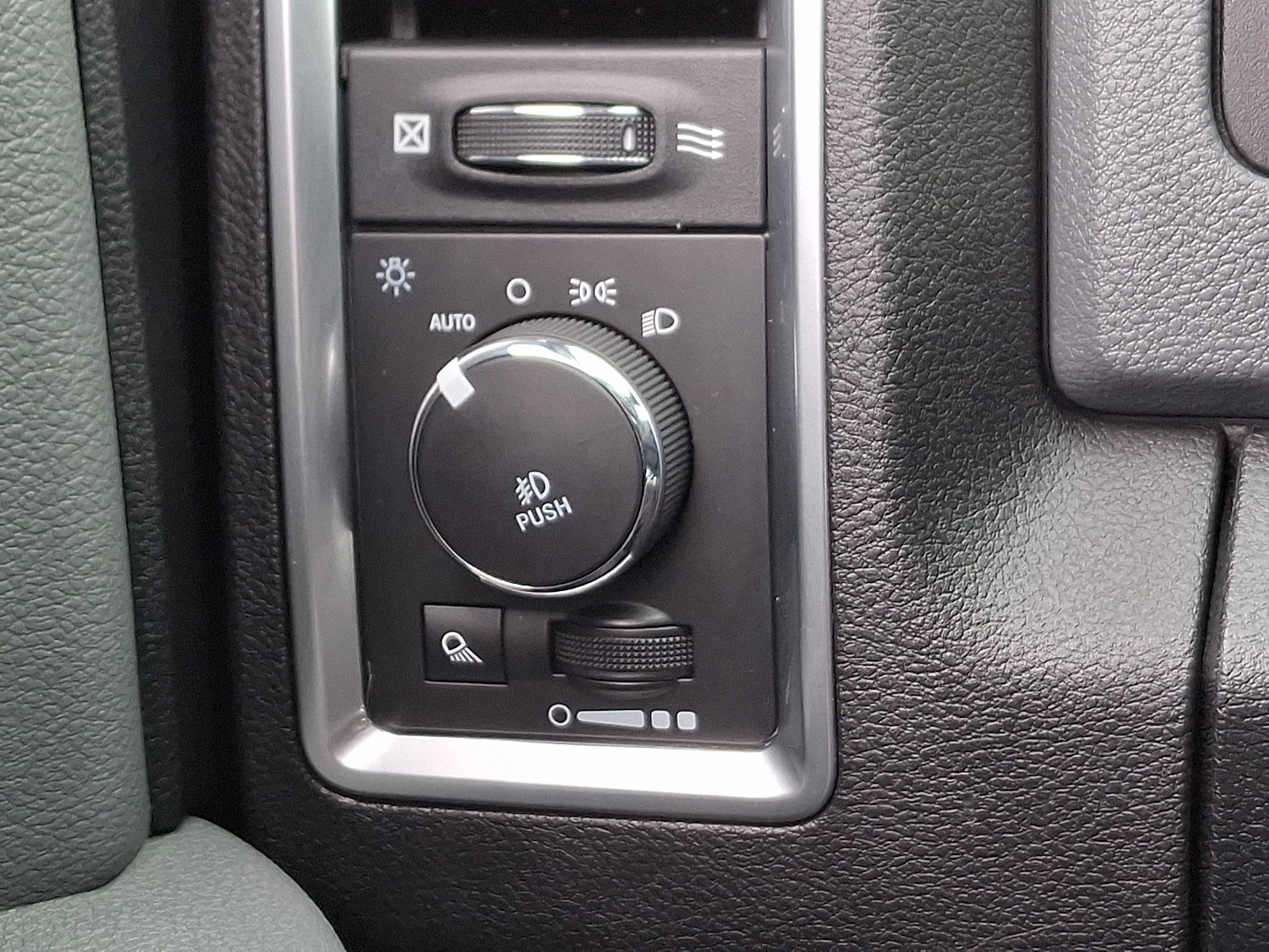 Used 2018 RAM 1500 Big Horn image 22