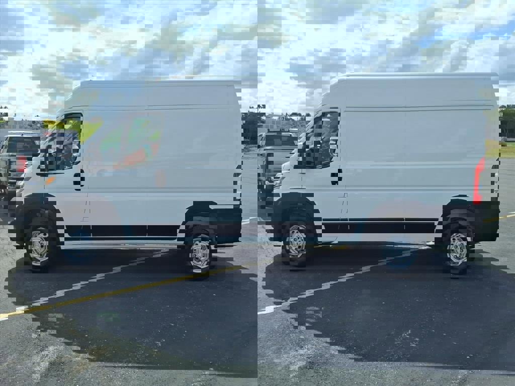 Used 2025 RAM ProMaster 2500 w/ Convenience Group image 8
