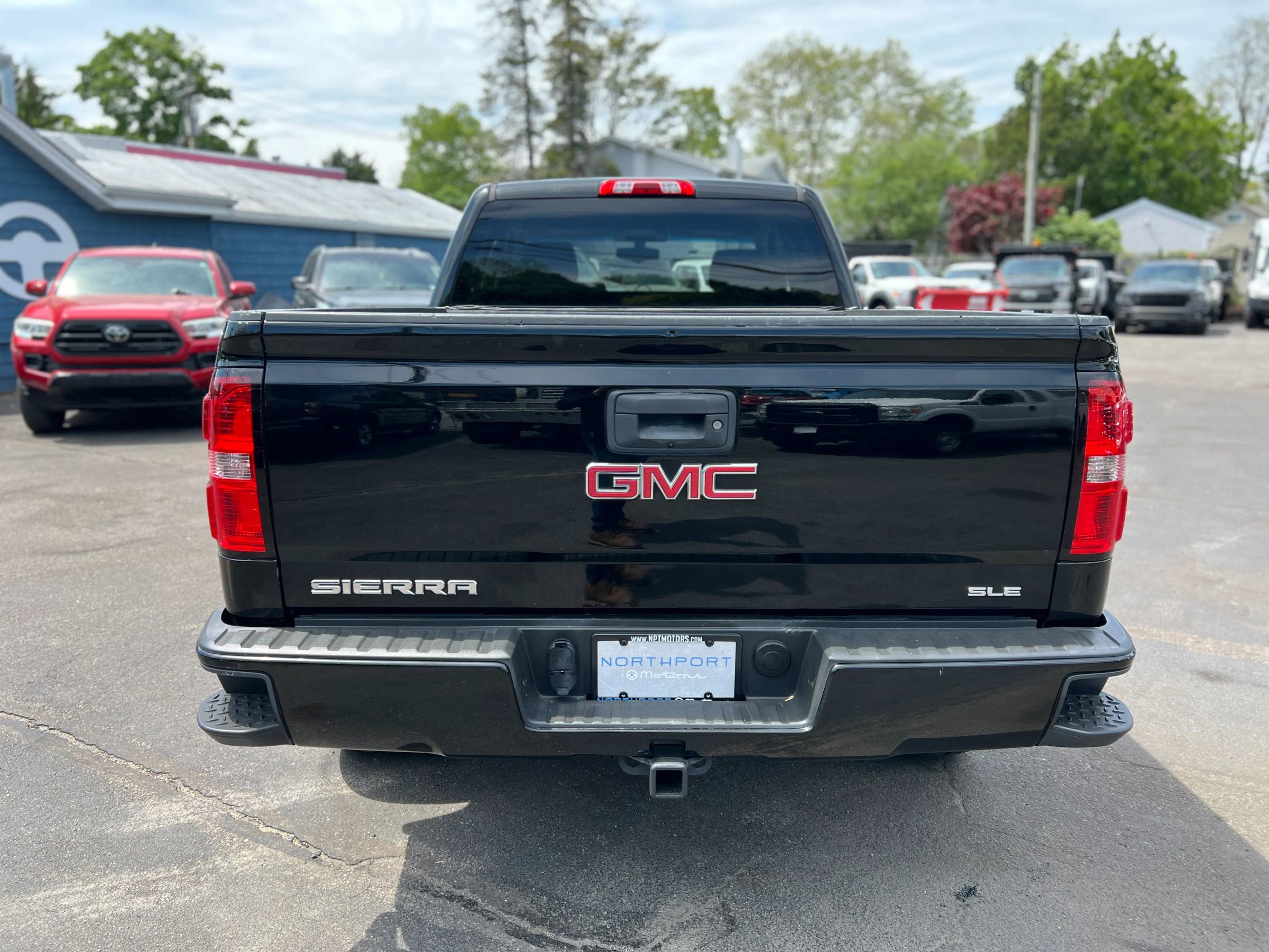 Used 2017 GMC Sierra 1500 SLE w/ SLE Value Package AWD/4WD image 5