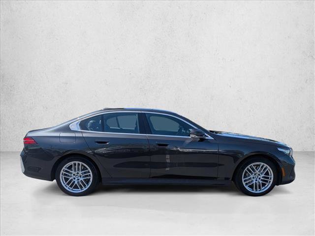 Used 2025 BMW 530i image 4
