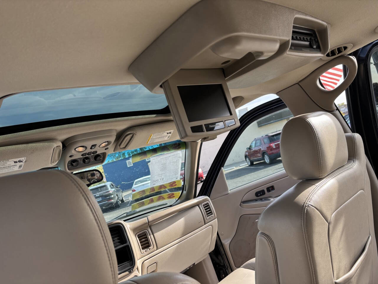 Used 2005 Chevrolet Suburban LT w/ Preferred Equipment Group image 16