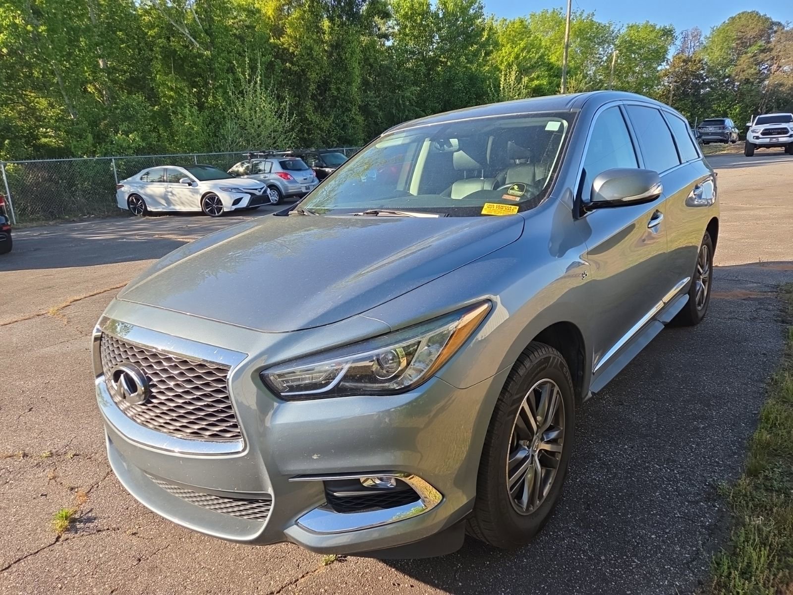 Used 2018 INFINITI QX60 FWD image 2