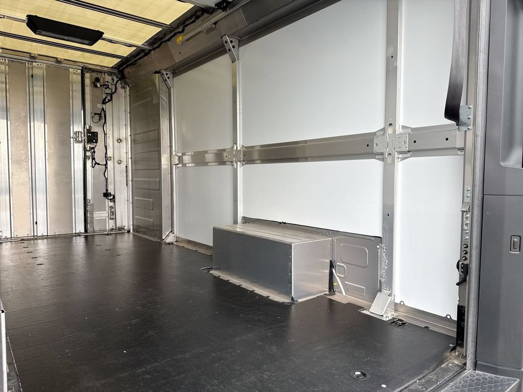 Used 2024 Chevrolet Brightdrop 600 w/ Battery Pack, Max Range AWD/4WD image 19