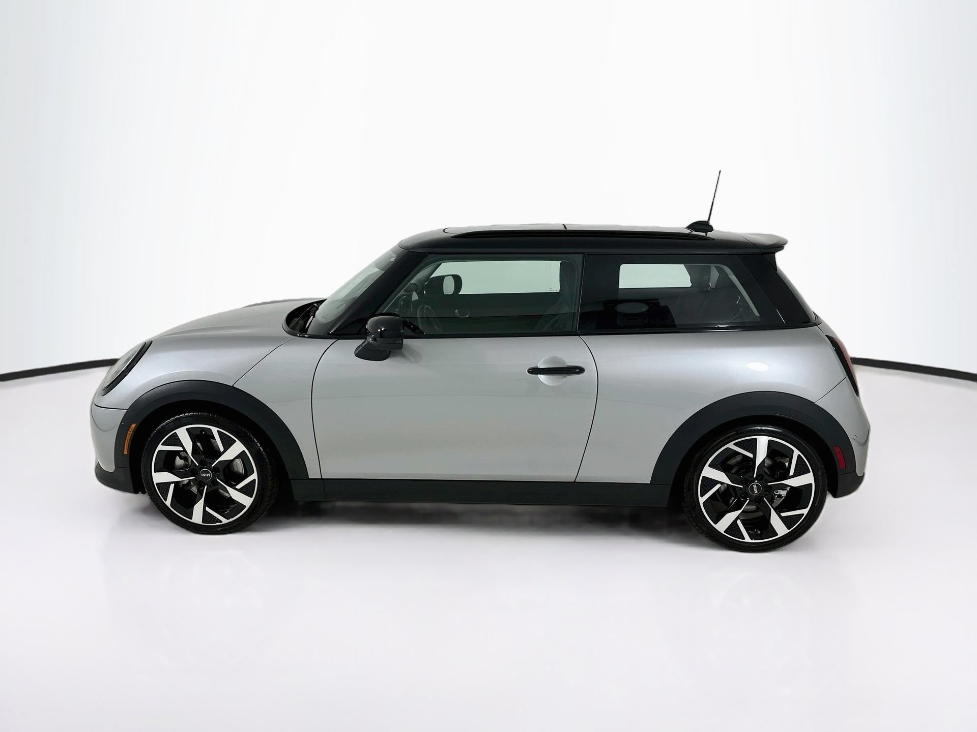 Used 2025 MINI Cooper S FWD image 5