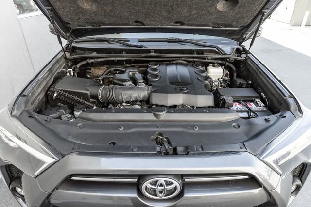 Used 2022 Toyota 4Runner SR5 Premium w/ Moonroof Package AWD/4WD image 17